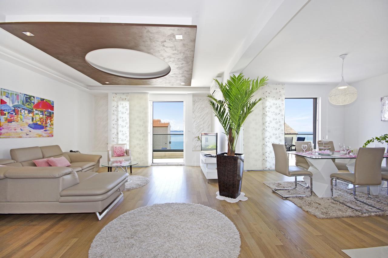 Villa Lucas ポドストラナ エクステリア 写真