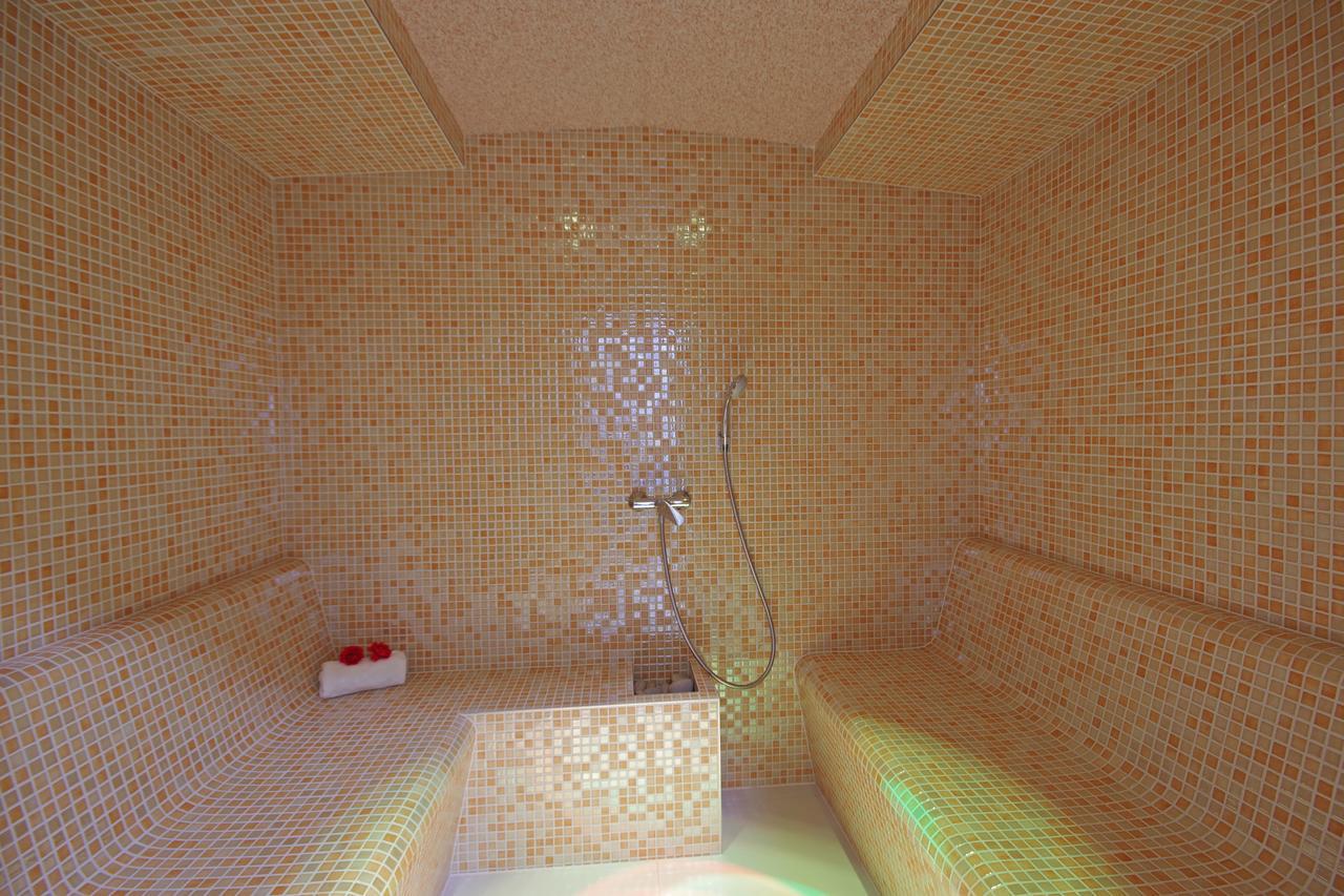 Villa Lucas ポドストラナ エクステリア 写真
